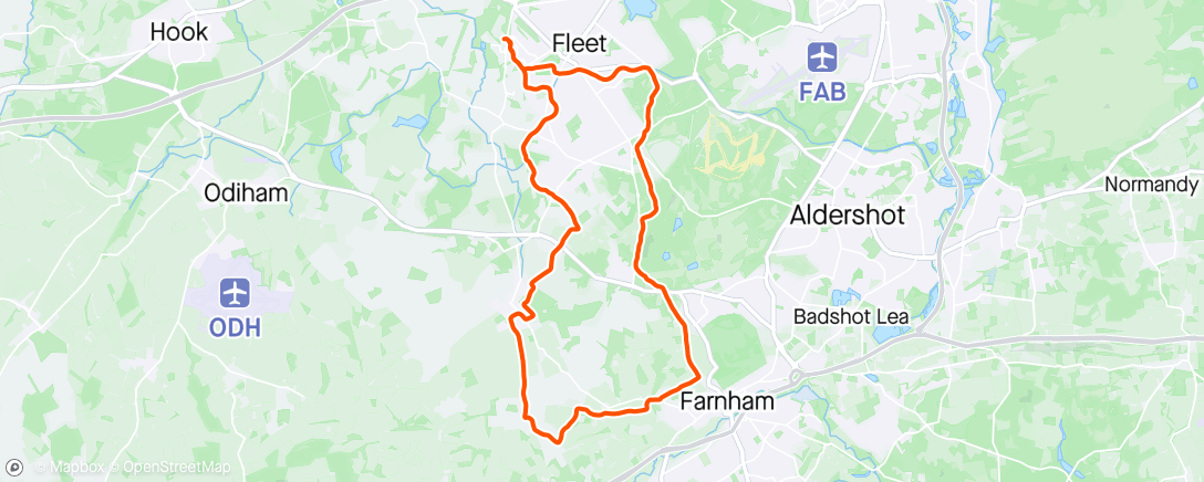 アクティビティ「3 hrs + Farnham - Crondal loop. No Coffee stop 😱」の地図