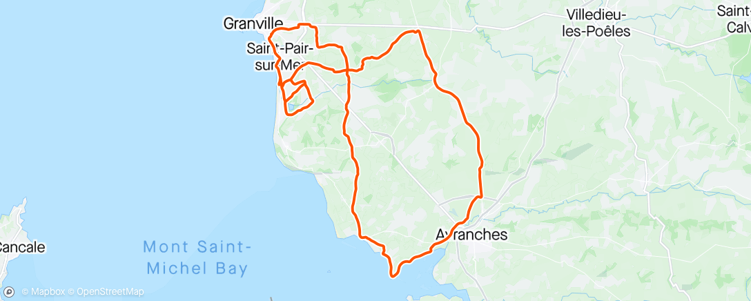 Mapa da atividade, Sortie club Granville à 8 pendant 15 km à 19,4 km/h puis à 3 et 4 et solo les 28 derniers kms.