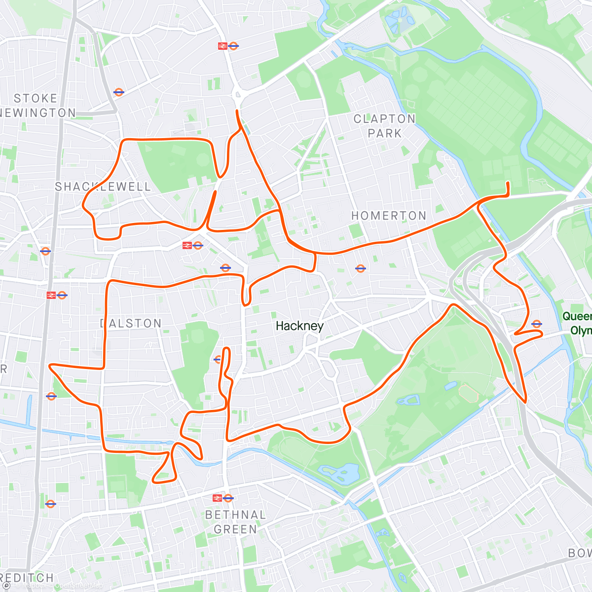 Mapa de la actividad, Hackney Half.  What an awesome race!  Was going to take it easy and go for 1:55-2hr.  But it felt so good and I didn't push at all.  So I'm pleased with the time, even though it's well off real goal pace.  Got lots of cheers for being the one armed bandit