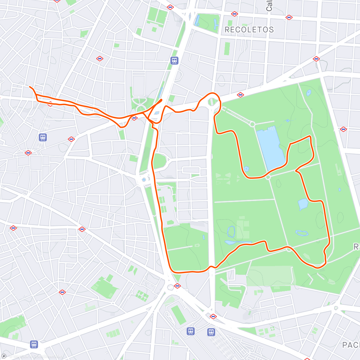 Mapa de la actividad (Plutselig midt i Madrid Maraton! 
Morgentur på vei rundt ved Prado og Retiro)
