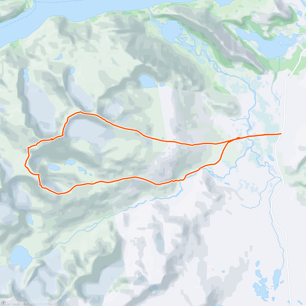 アクティビティ「Høgdebrotet, Steinflytinden, Tjønnholstinden, Tjønnholsoksle. 4 x 2000meter med bror」の地図