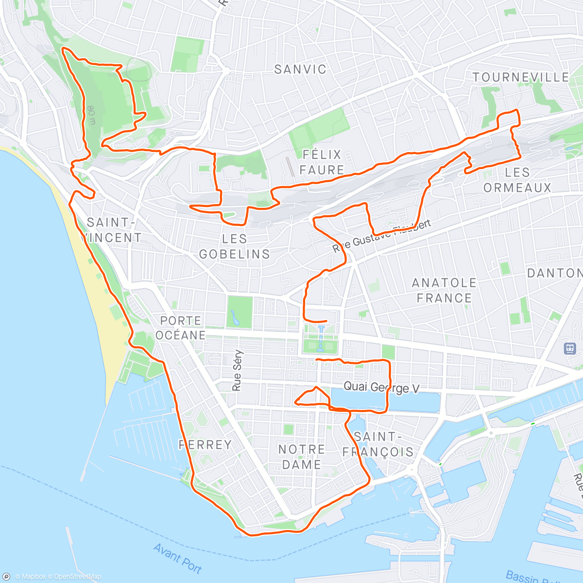 Map of the activity, Urban Trail au Havre Merci
Purée, c'est spécial un Urban Trail. 1ère expérience. Je l'ai couru avec mon fils. Lui était archi facile. Les relances pas évidentes. En fin de compte c'était 13k et pas 12k
Départ avec gros 🌞 et 21° et toutes ces marches qui m