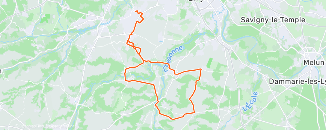 Map of the activity, Sortie improbable . 4 cyclos dont une clote !! 🤭 Temps gris au départ , vent soutenu sud donc de face au départ . km 5 à Marolles après rencontre Phil et Nath …Crevaison de Marc ( ses vélos sont habitués à rouler au chaud sur la piste de St Quentin) !