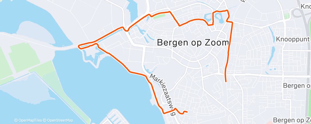 Mappa dell'attività Ren in de sneeuw, sneeuw wit,
Nooit dat ik op sneeuw pit.